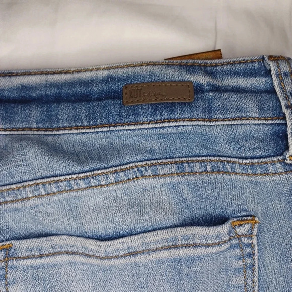 Kut from the kloth distressed boyfriend jeans - Picture 8 of 9